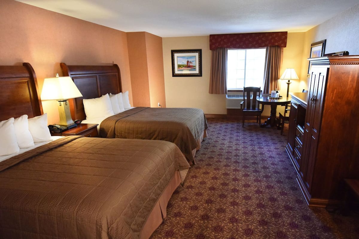 In-room safe, soundproofing, iron/ironing board, free WiFi