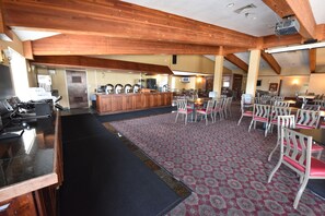 Desayuno completo gratuito y diario