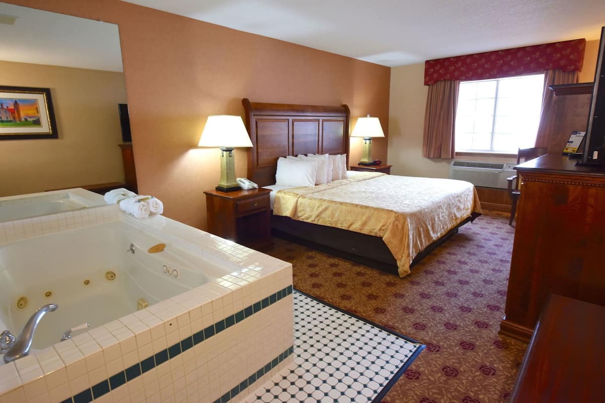 In-room safe, soundproofing, iron/ironing board, free WiFi