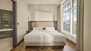 Executive Suite (Regency) | Premium bedding, minibar, in-room safe, laptop workspace