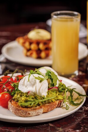 Daily full breakfast for a fee - Hyatt Regency London Blackfriars (London)