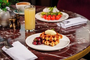 Daily full breakfast for a fee - Hyatt Regency London Blackfriars (London)