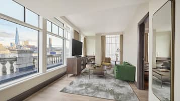 Suite Executive, vista città (Regency) | Biancheria da letto di alta qualità, minibar, una cassaforte in camera