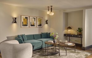 Presidential Suite | Premium bedding, minibar, in-room safe, laptop workspace - Hyatt Regency London Blackfriars (London)