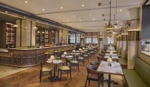2 bars/lounges - Hyatt Regency London Blackfriars (London)
