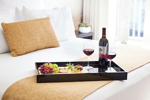 Chambre Deluxe | Literie de qualité supérieure, couette en duvet d'oie, surmatelas
