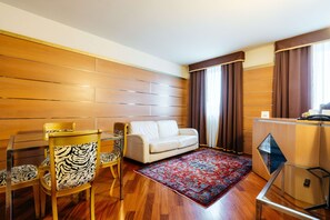 Suite, 2 Bedrooms, Jetted Tub | Egyptian cotton sheets, premium bedding, down comforters, minibar - Best Western Hotel Tre Torri (Altavilla Vicentina)