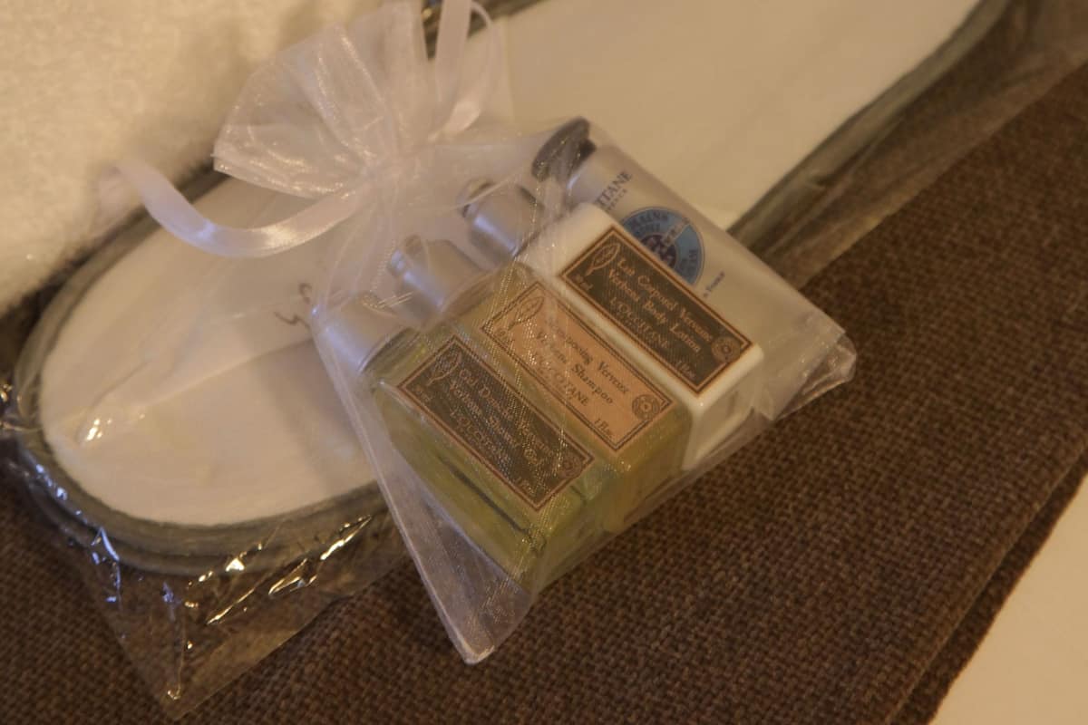 combined shower/bathtub, free toiletries, hair dryer, bathrobes