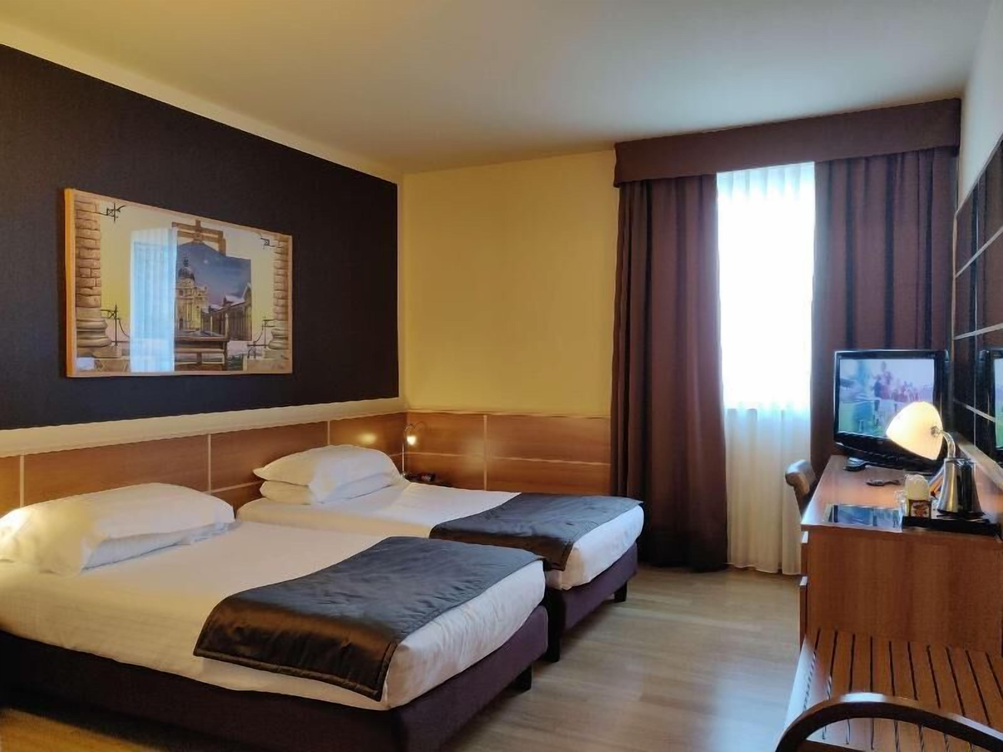 Egyptian cotton sheets, premium bedding, down duvets, minibar