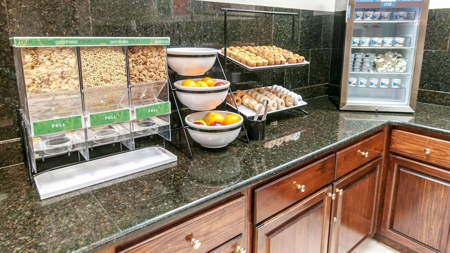 Comfort Inn & Suites Near Pocono Mountains