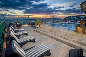 Outdoor pool - Best Western Posada Freeman (Mazatlán)