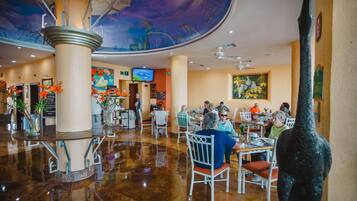 Petit déjeuner complet compris tous les jours