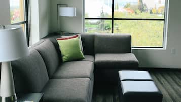 Premium bedding, down duvets, pillow-top beds, desk