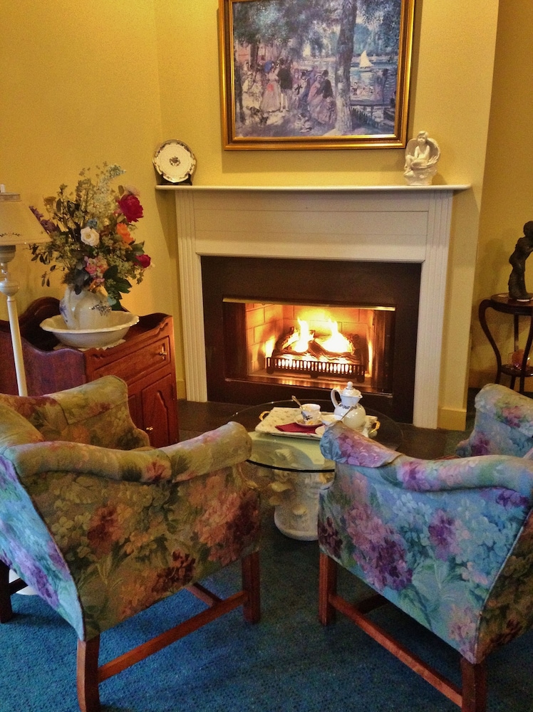 Chambery Inn by null