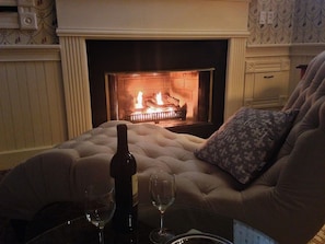 Fire Spa Suite | Room amenity