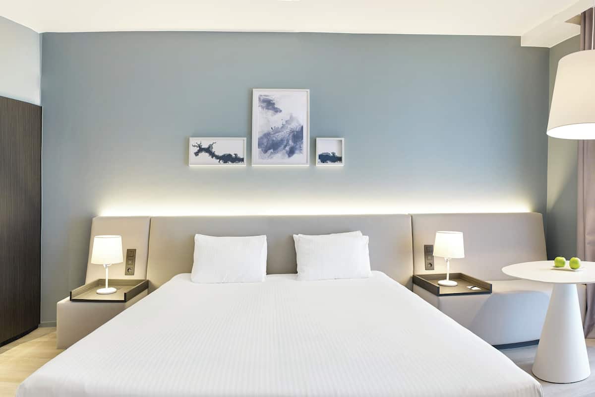 superior room | 1 bedroom, minibar, in-room safe, soundproofing