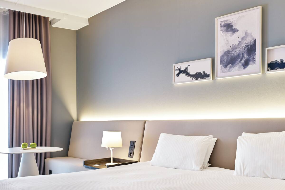 standard room | 1 bedroom, minibar, in-room safe, soundproofing