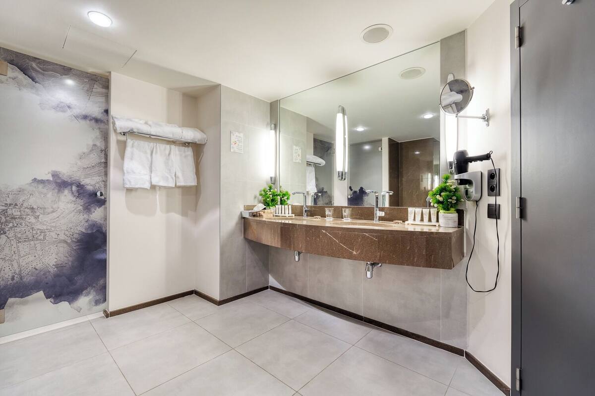 palace suite with terrace | bathroom | bathtub, hair dryer, bathrobes, towels