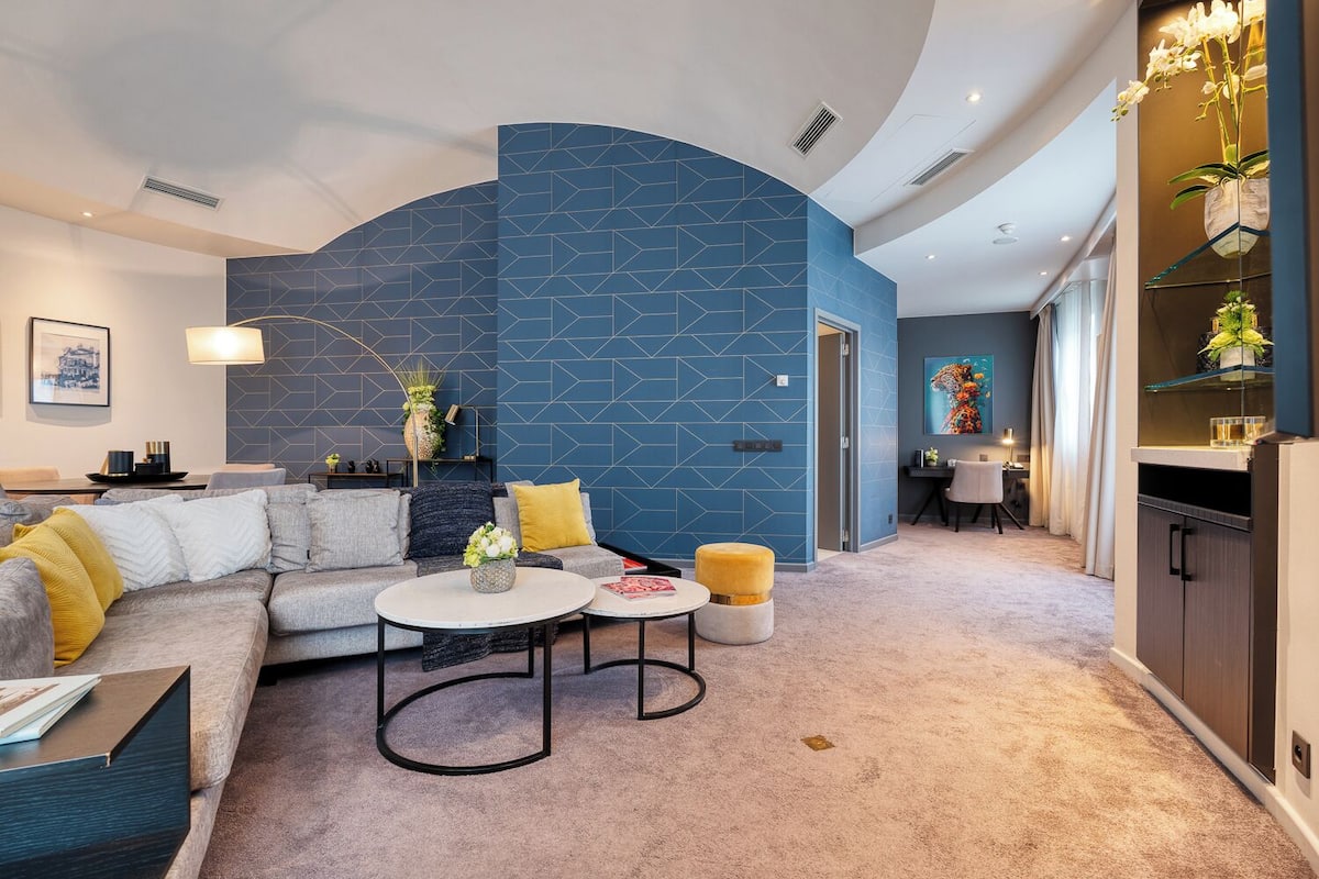 palace suite with terrace | living area | led tv