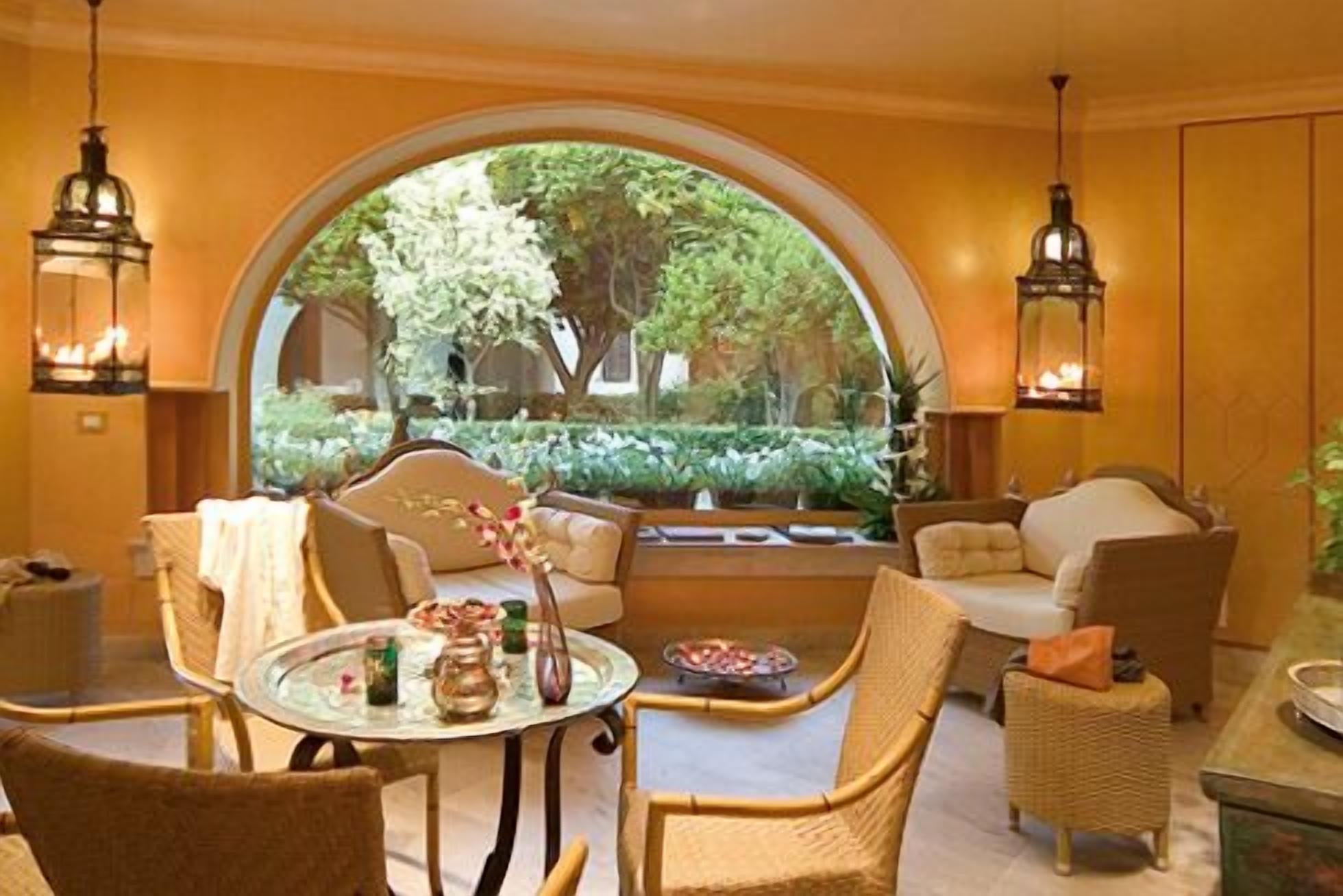 couples treatment room(s), body treatments, body scrubs, facials