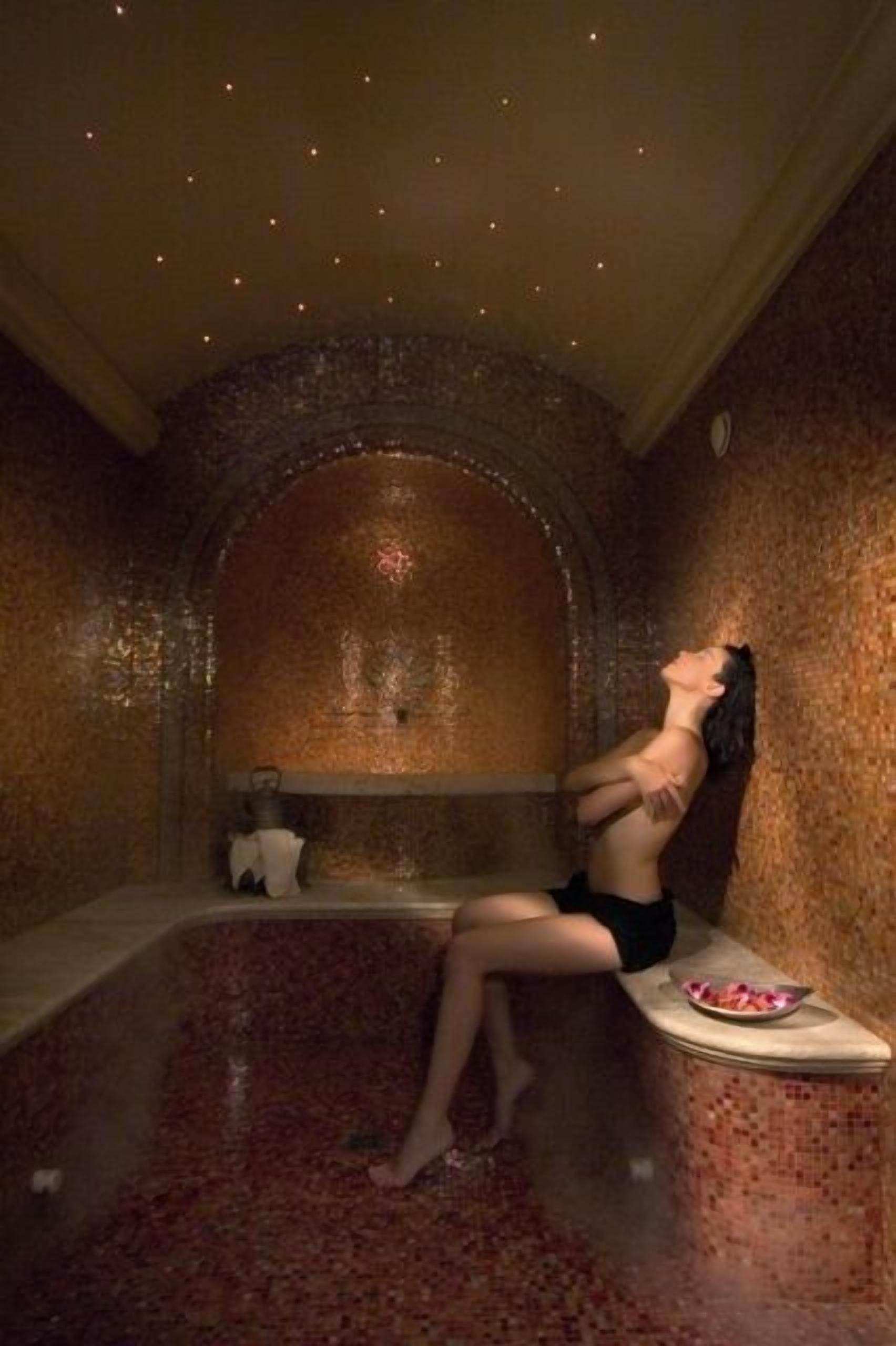 Couples treatment rooms, body treatments, body scrubs, facials