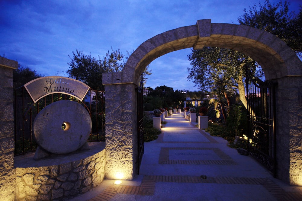 Hotel Al Mulino - Mediterranean Garden Retreat in AnaCapri