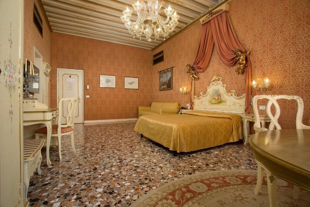 Coffres-forts dans les chambres, bureau, chambres insonorisées