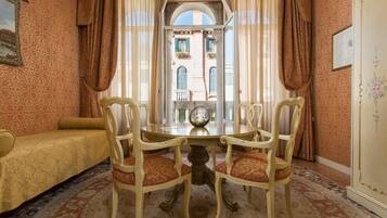 Minibar, in-room safe, desk, soundproofing