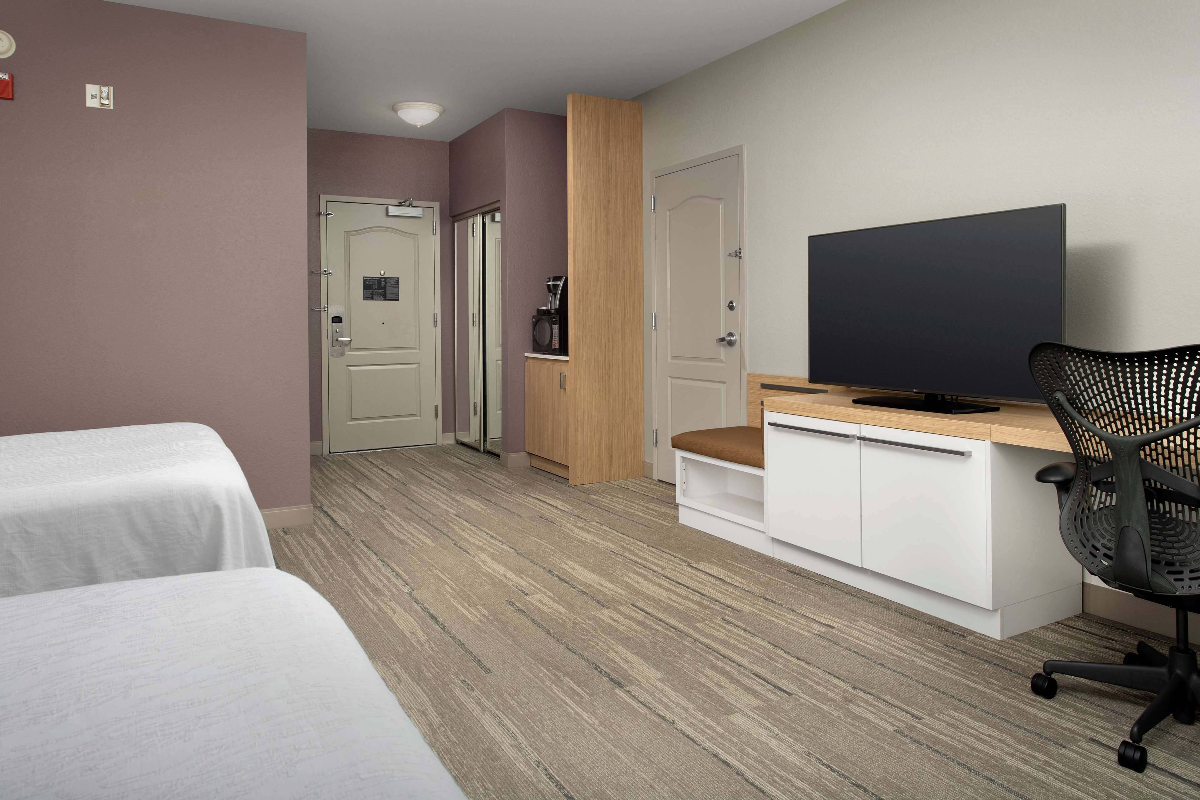 hypo-allergenic bedding, down duvets, select comfort beds, in-room safe