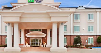 Holiday Inn Express & Suites Waxahachie, an IHG Hotel