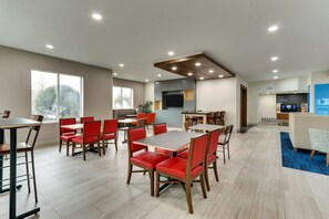 Free daily buffet breakfast - Holiday Inn Express & Suites Waxahachie by IHG (Waxahachie)