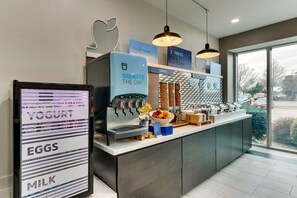 Free daily buffet breakfast - Holiday Inn Express & Suites Waxahachie by IHG (Waxahachie)