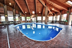 Pool - Christopher Inn and Suites (Chillicothe)