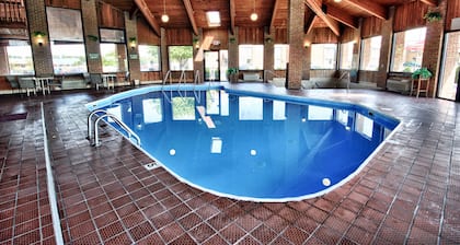 Christopher Inn and Suites