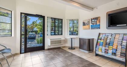 Motel 6 Fairfield, CA - North