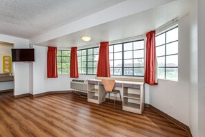 Interior - Motel 6 Fairfield, CA - North (Fairfield)