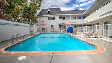 Seasonal outdoor pool