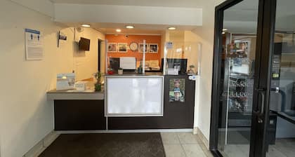 Travelodge by Wyndham Brattleboro VT