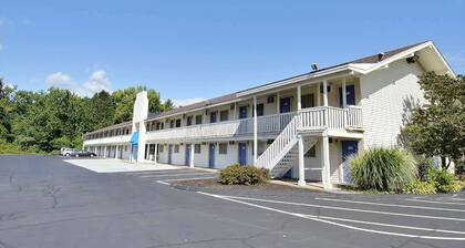 Travelodge by Wyndham Brattleboro VT
