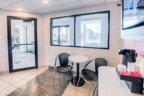 Coffee service - Motel 6 Niantic, CT - New London (Niantic)