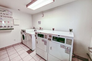 Laundry room - Motel 6 Niantic, CT - New London (Niantic)