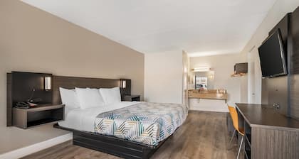 Travelodge by Wyndham Norfolk Airport