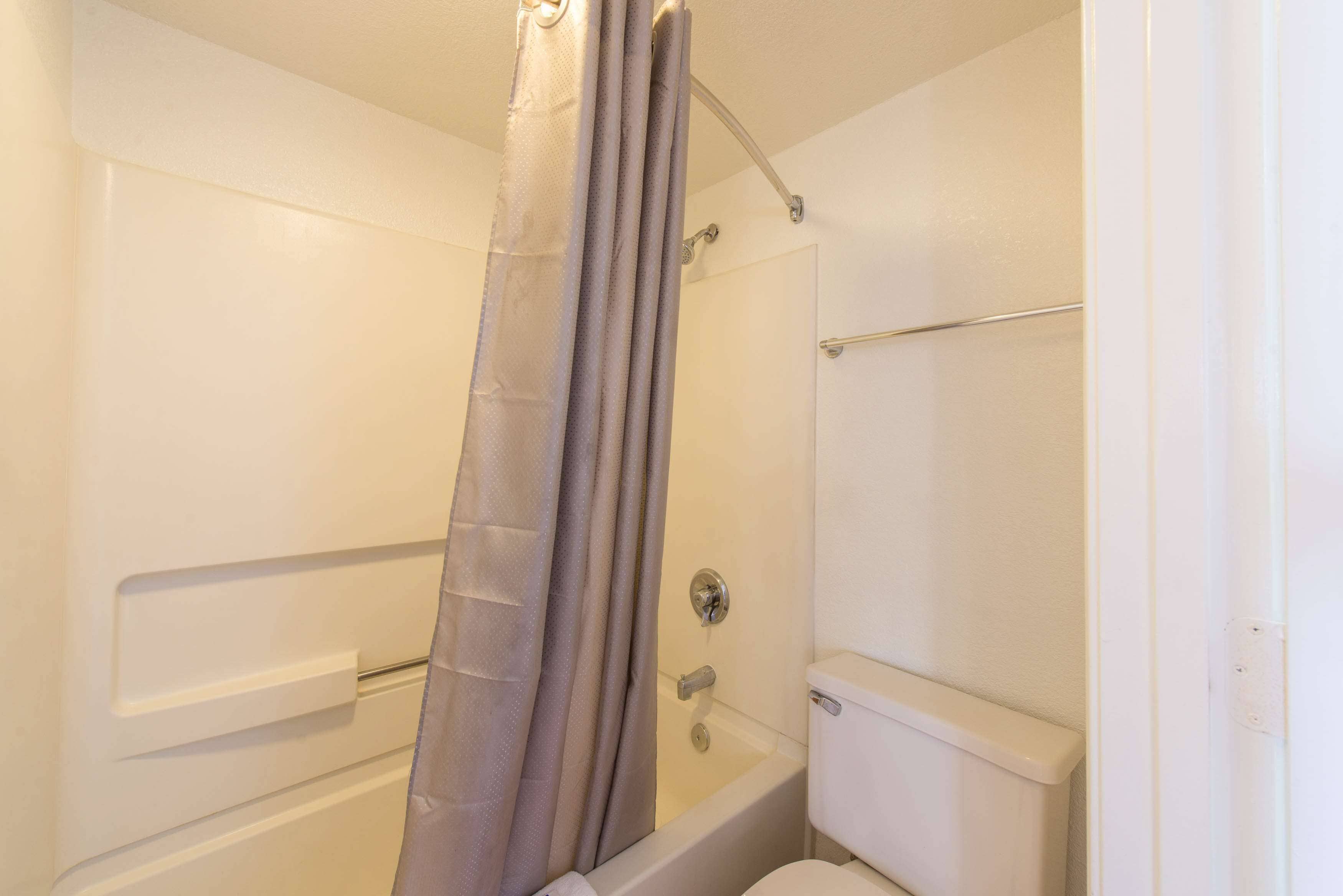 Foto - Travelodge by Wyndham Norfolk Airport