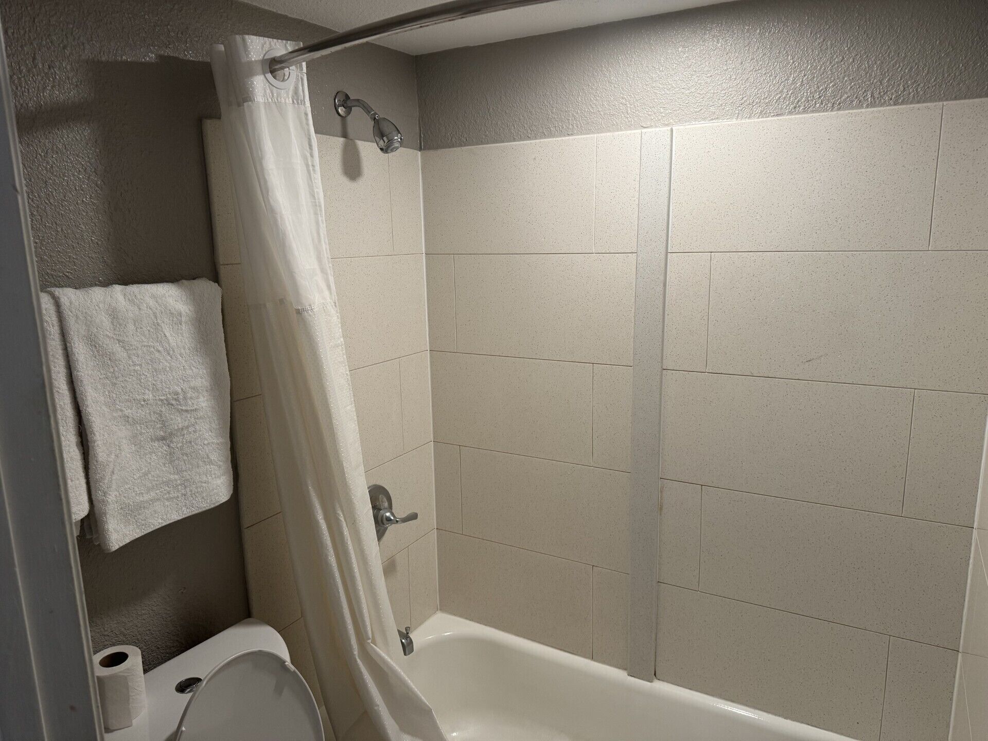 Foto - Travelodge by Wyndham Norfolk Airport