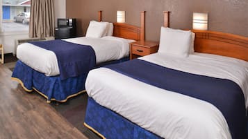 Zimmer, 2 Doppelbetten, Nichtraucher | Minikühlschrank