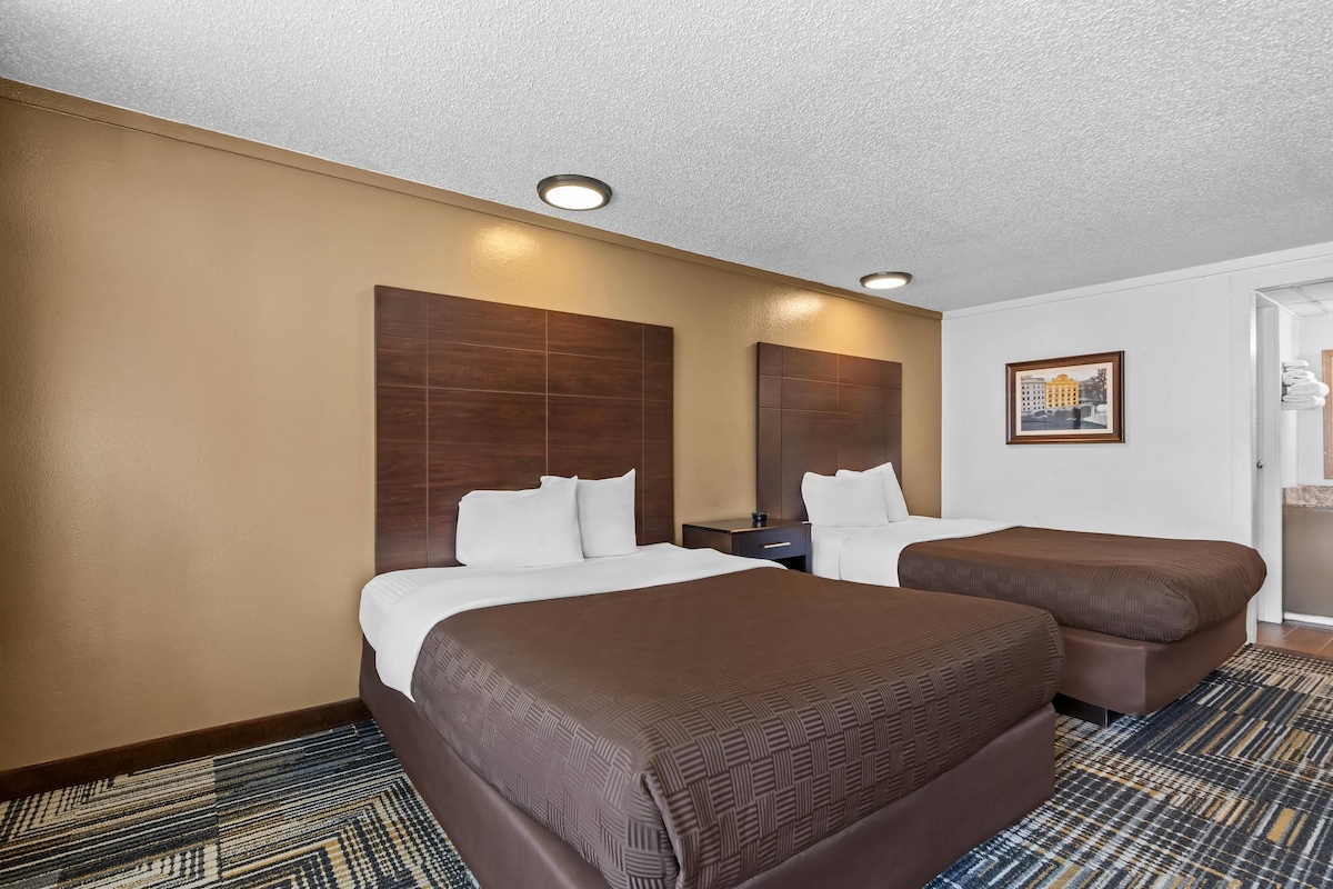 Room, 2 Queen Beds, Smoking | WiFi (free), alarm clocks, bed sheets