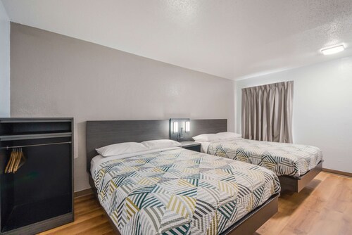 Motel 6 Laredo, TX - North I-35