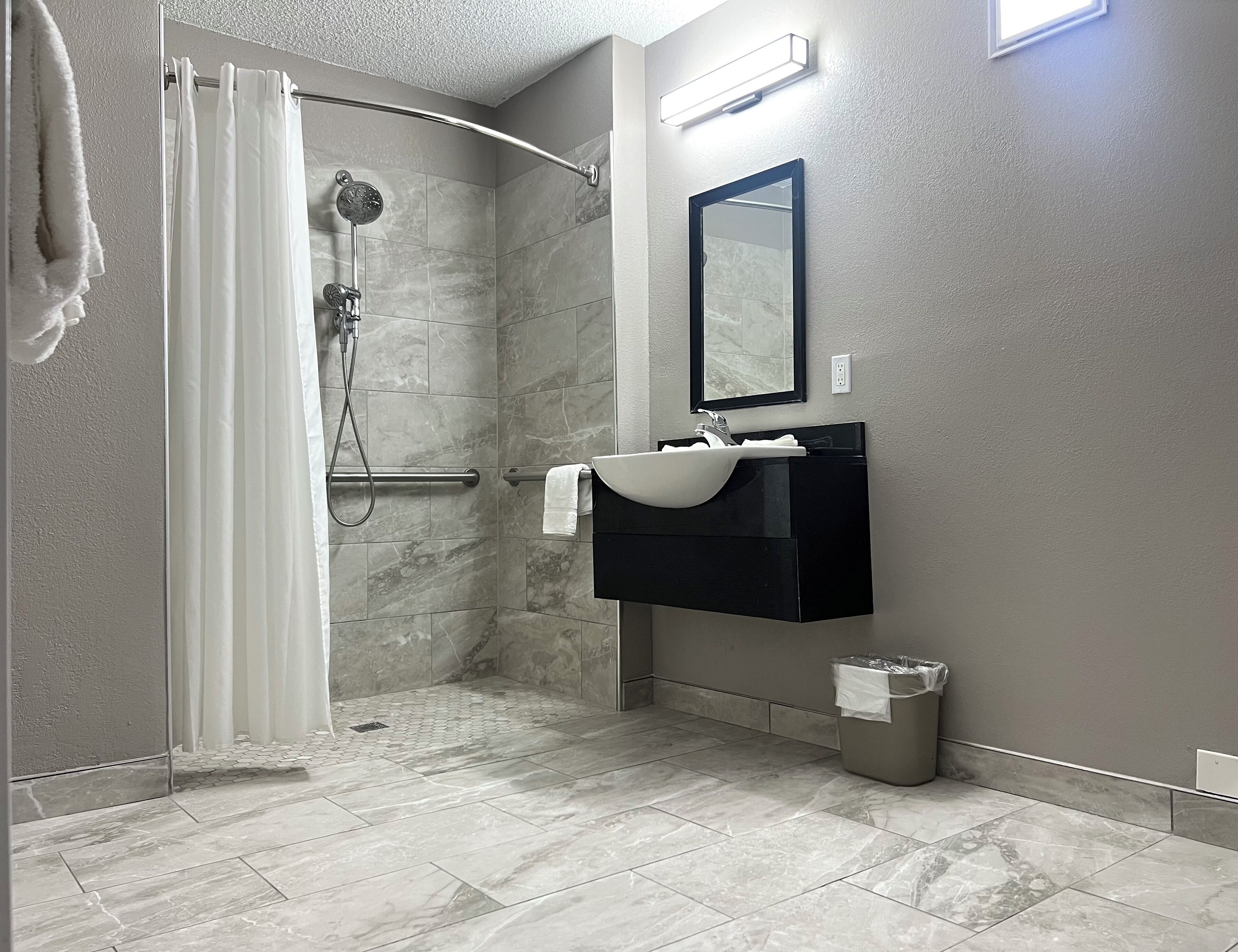 淋浴/盆浴组合、毛巾