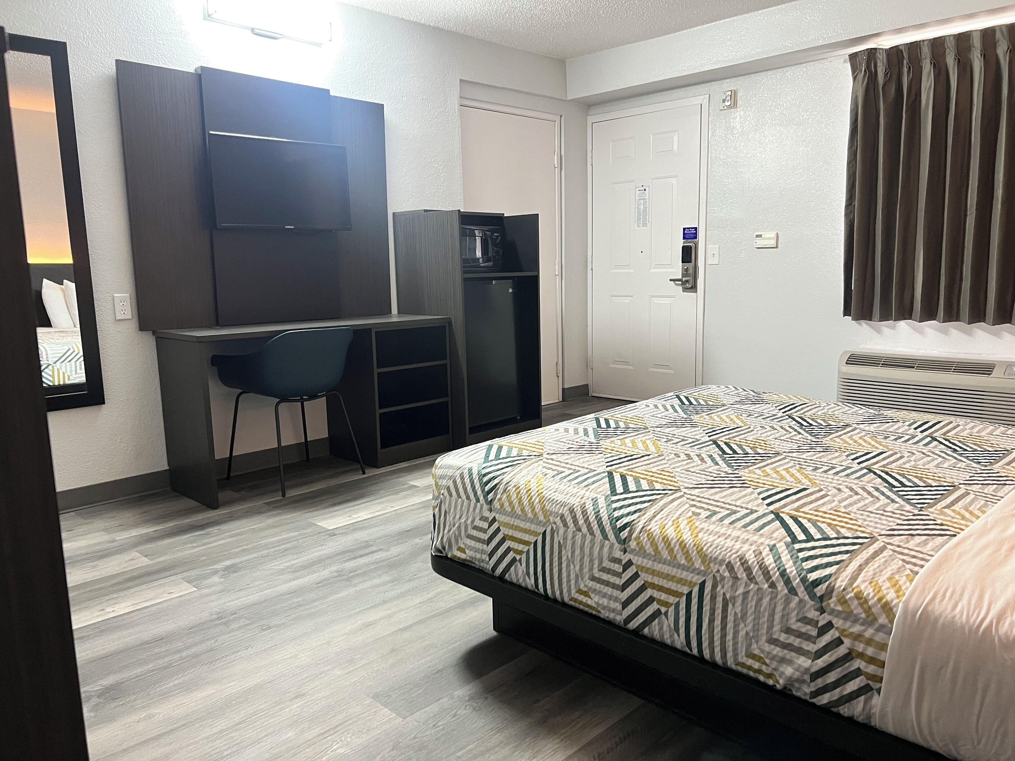 WiFi (free), bed sheets