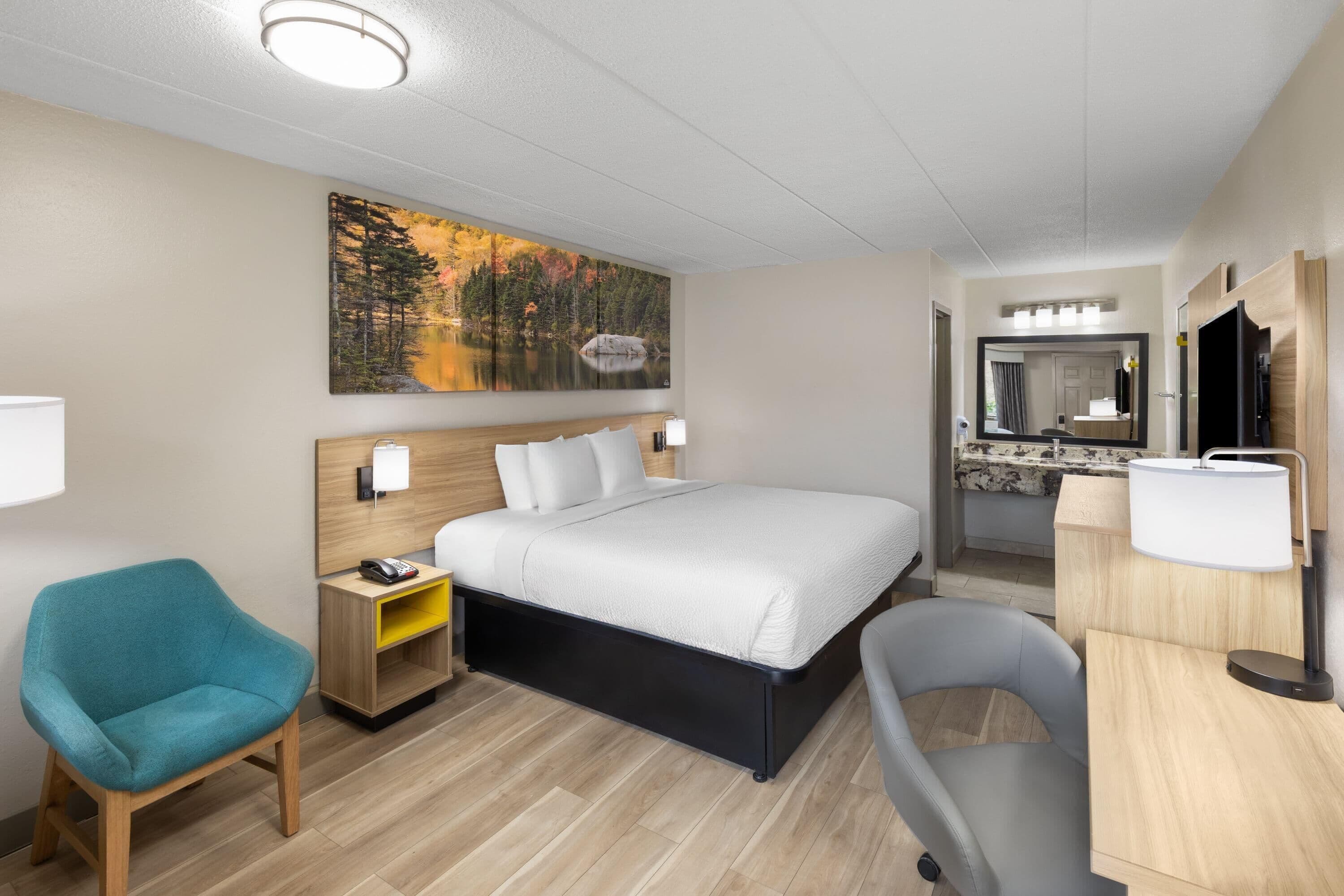 Rom, 1 kingsize-seng, ikke-røyk | Sengetøy av topp kvalitet, skrivebord, wi-fi (inkludert) og sengetøy